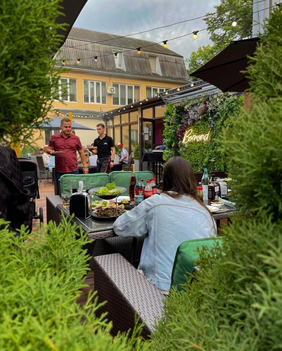 Vila Bomond Hotel Edinet Buitenkant foto