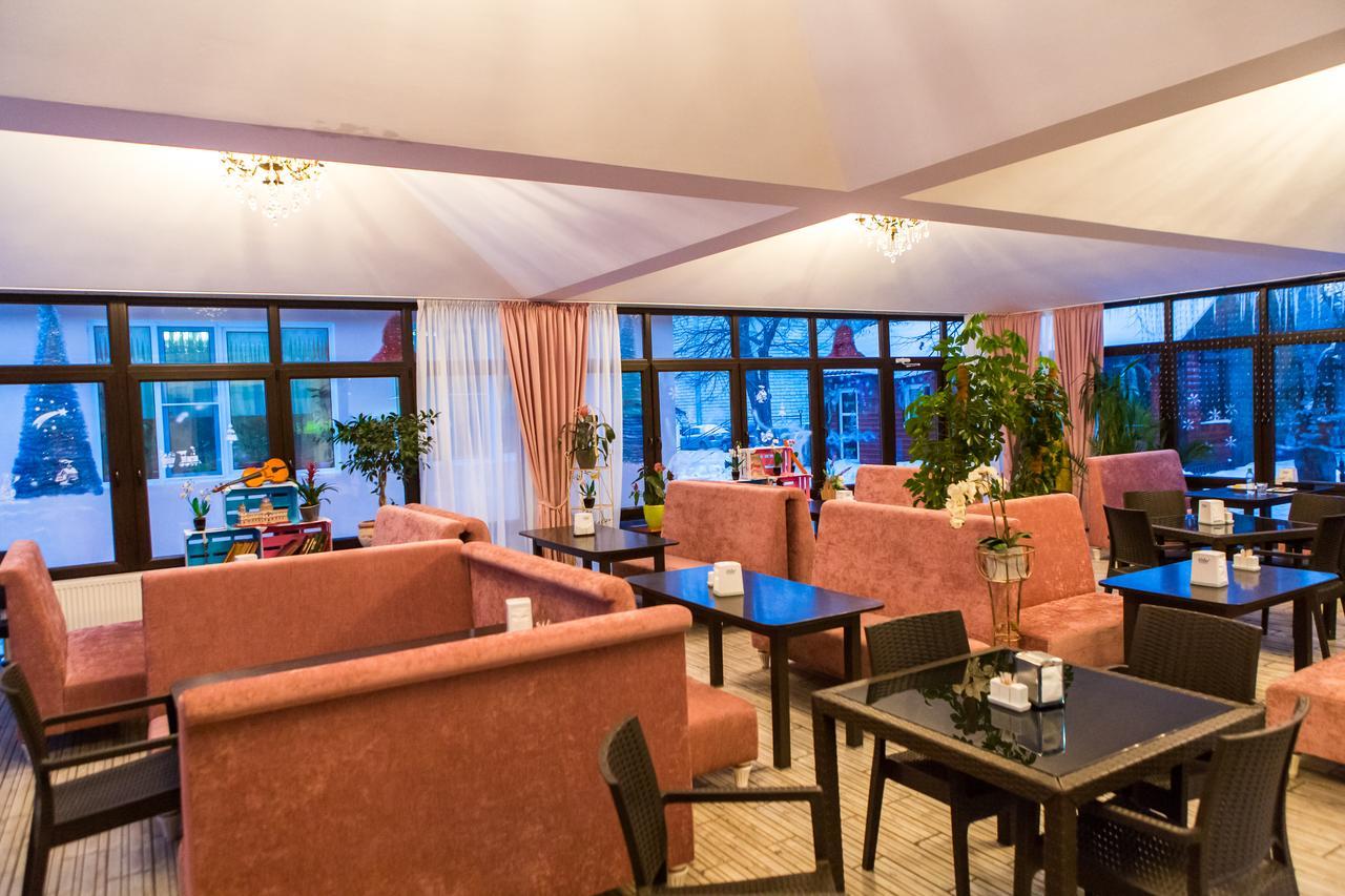 Vila Bomond Hotel Edinet Buitenkant foto