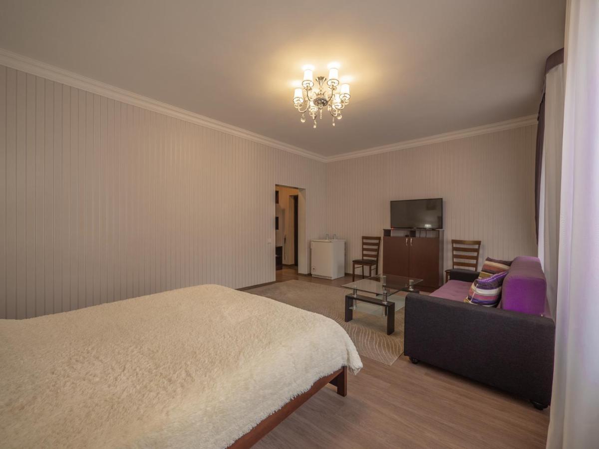 Vila Bomond Hotel Edinet Buitenkant foto