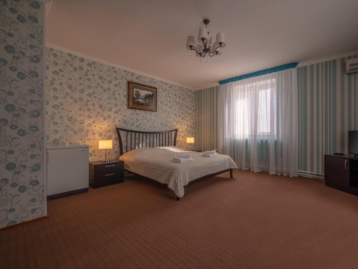 Vila Bomond Hotel Edinet Buitenkant foto