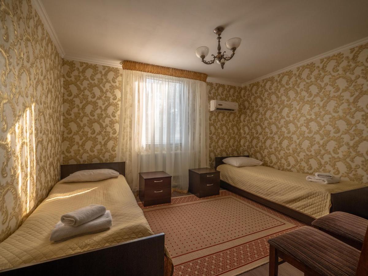 Vila Bomond Hotel Edinet Buitenkant foto